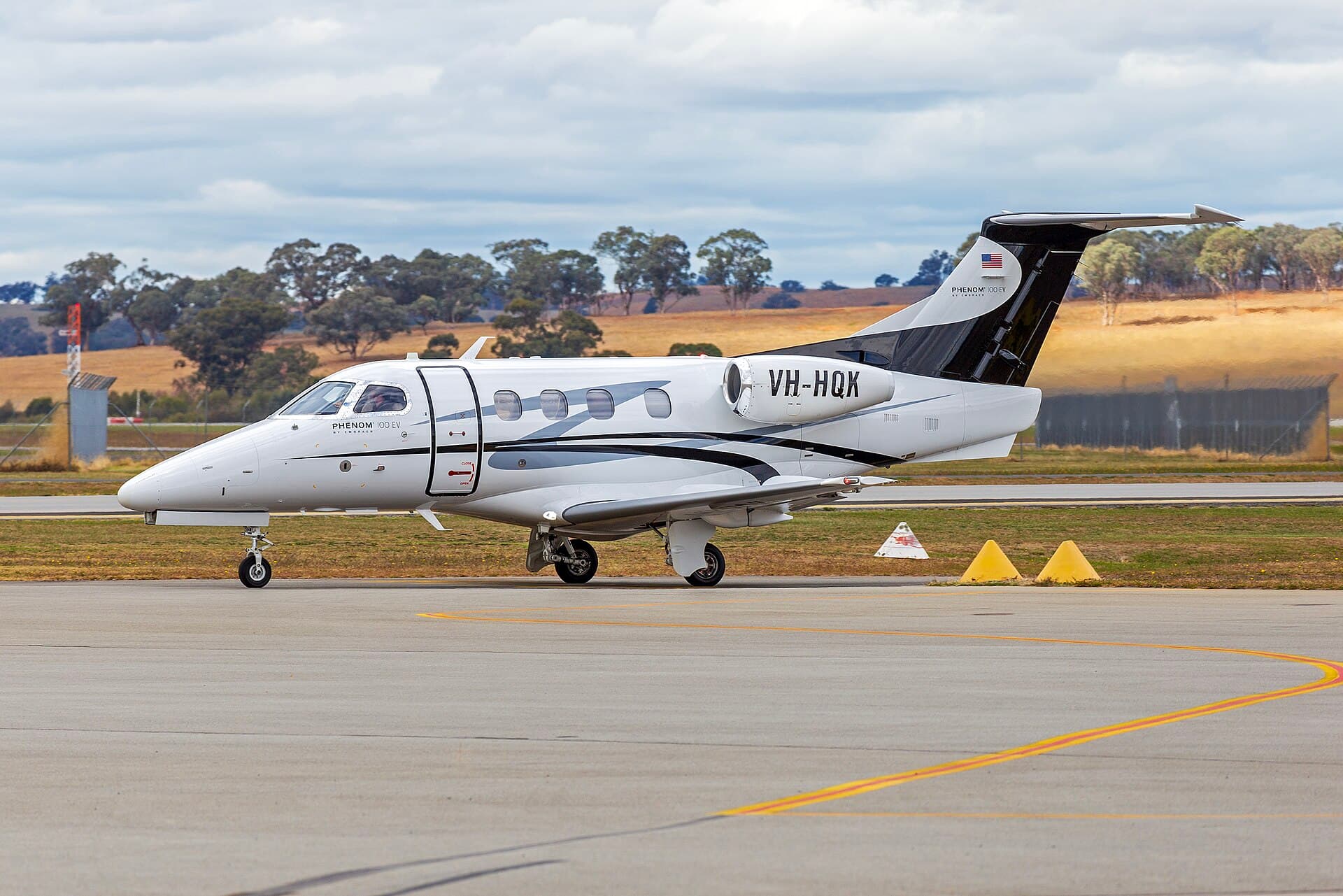 A Phenom 100 on the ground